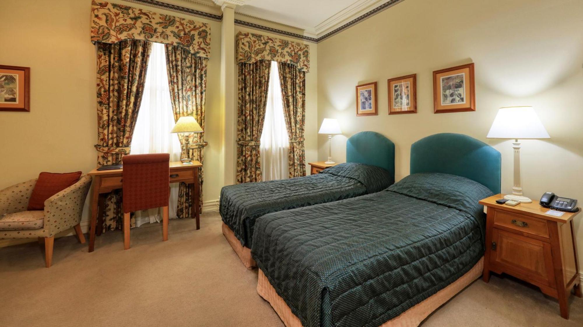 Royal Exchange 4*