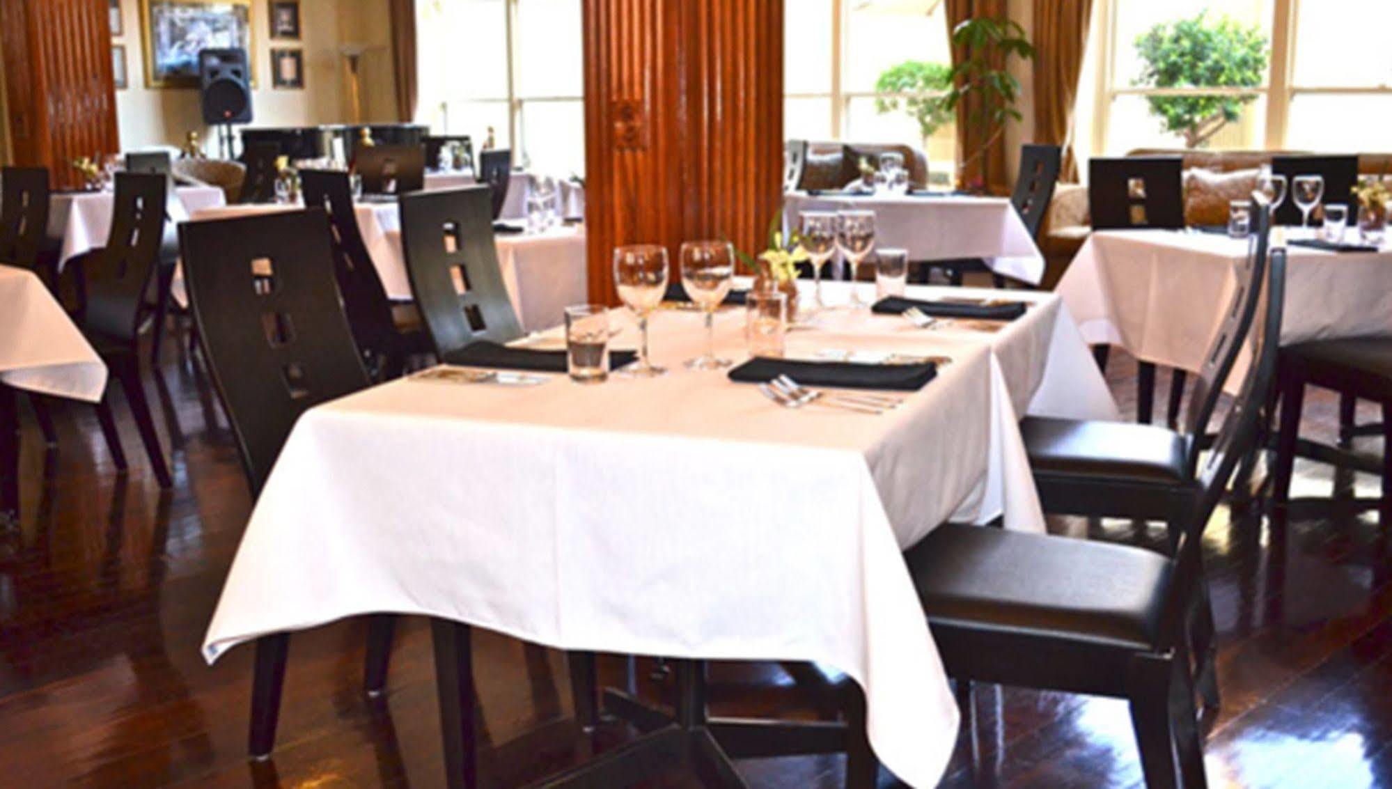 Hotel Royal Exchange 4*